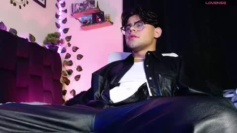 Isaac Saenz. online show from February 24, 11:52 pm