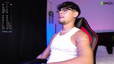 Isaac Saenz. online show from September 10, 11:38 pm