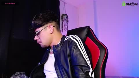 Isaac Saenz. online show from November 6, 12:55 am