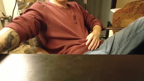 Snapshot of isaac_sheffield chatting on December 8, 12:07 am isaac online show from December 8, 12:07 am