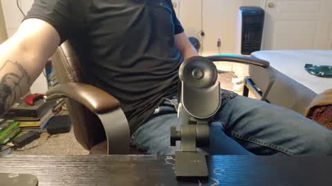 Snapshot of isaac_sheffield chatting on December 16, 12:15 am isaac online show from December 16, 12:15 am