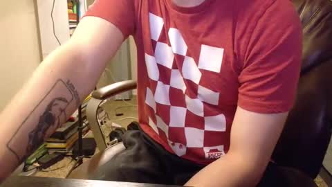 Snapshot of isaac_sheffield chatting on December 17, 12:43 pm isaac online show from December 17, 12:43 pm