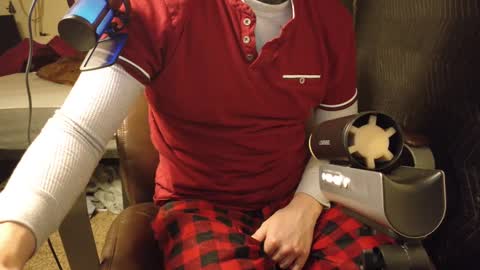 Snapshot of isaac_sheffield chatting on December 24, 1:50 pm isaac online show from December 24, 1:50 pm