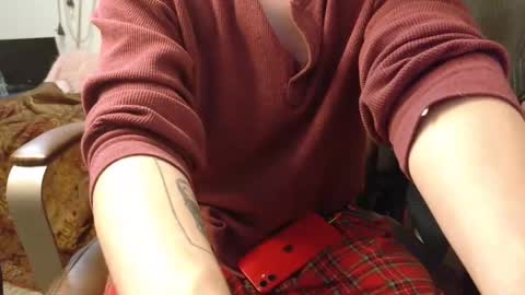 Snapshot of isaac_sheffield chatting on January 1, 1:37 am isaac online show from January 1, 1:37 am