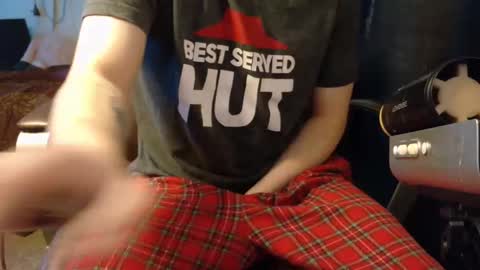 Snapshot of isaac_sheffield chatting on January 1, 5:33 pm isaac online show from January 1, 5:33 pm