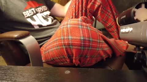 Snapshot of isaac_sheffield chatting on January 1, 10:03 pm isaac online show from January 1, 10:03 pm