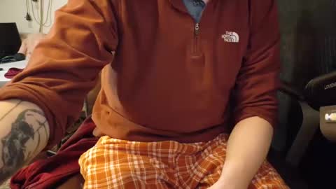 Snapshot of isaac_sheffield chatting on January 3, 10:08 pm isaac online show from January 3, 10:08 pm