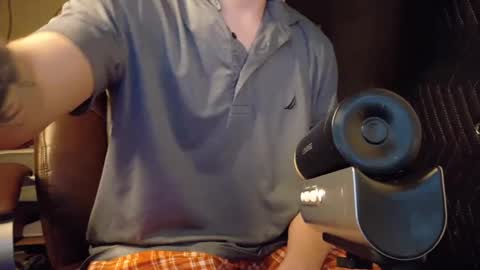 Snapshot of isaac_sheffield chatting on January 5, 2:38 am isaac online show from January 5, 2:38 am