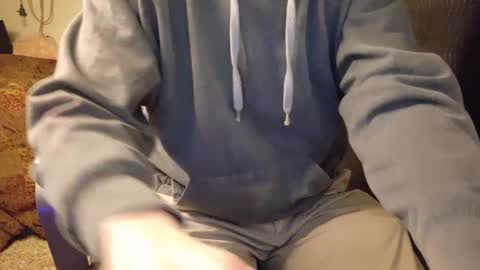 Snapshot of isaac_sheffield chatting on January 7, 8:52 pm isaac online show from January 7, 8:52 pm