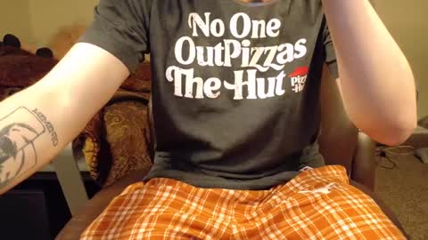 Snapshot of isaac_sheffield chatting on January 13, 11:52 am isaac online show from January 13, 11:52 am