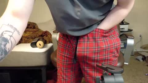 Snapshot of isaac_sheffield chatting on January 16, 2:41 pm isaac online show from January 16, 2:41 pm