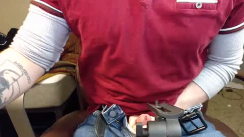 Snapshot of isaac_sheffield chatting on January 20, 5:15 am isaac online show from January 20, 5:15 am