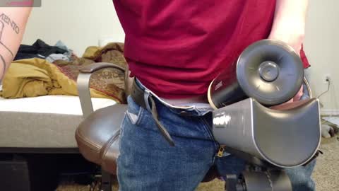 Snapshot of isaac_sheffield chatting on January 20, 8:19 am isaac online show from January 20, 8:19 am