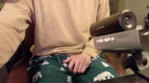 Snapshot of isaac_sheffield chatting on January 21, 2:37 pm isaac online show from January 21, 2:37 pm