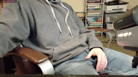 Snapshot of isaac_sheffield chatting on January 22, 2:46 pm isaac online show from January 22, 2:46 pm