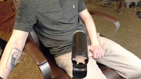 Snapshot of isaac_sheffield chatting on January 28, 3:15 am isaac online show from January 28, 3:15 am