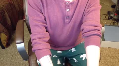 Snapshot of isaac_sheffield chatting on February 2, 7:04 pm isaac online show from February 2, 7:04 pm