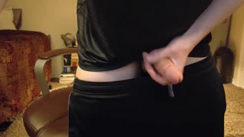 Snapshot of isaac_sheffield chatting on February 11, 4:11 am isaac online show from February 11, 4:11 am