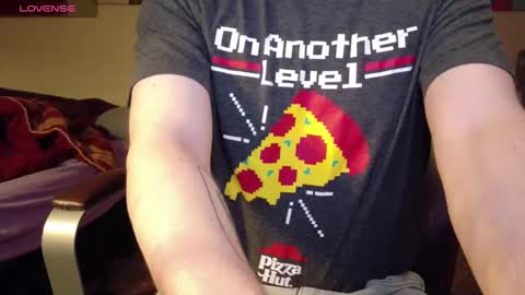 Snapshot of isaac_sheffield chatting on February 21, 1:33 pm isaac online show from February 21, 1:33 pm