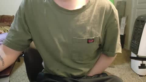 Snapshot of isaac_sheffield chatting on March 9, 9:03 pm isaac online show from March 9, 9:03 pm