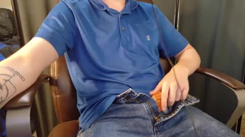 Snapshot of isaac_sheffield chatting on September 9, 9:14 pm isaac online show from September 9, 9:14 pm