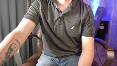 Snapshot of isaac_sheffield chatting on September 11, 10:04 am isaac online show from September 11, 10:04 am