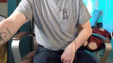 Snapshot of isaac_sheffield chatting on September 29, 5:56 am isaac online show from September 29, 5:56 am