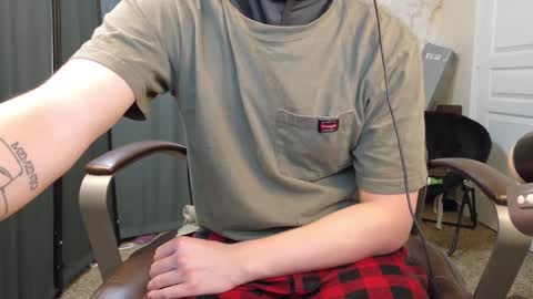 Snapshot of isaac_sheffield chatting on October 5, 2:48 pm isaac online show from October 5, 2:48 pm