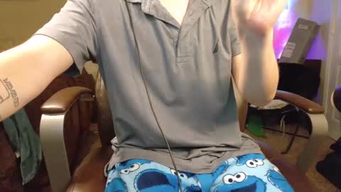 Snapshot of isaac_sheffield chatting on October 9, 1:58 am isaac online show from October 9, 1:58 am