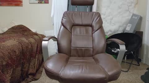 Snapshot of isaac_sheffield chatting on October 9, 5:33 pm isaac online show from October 9, 5:33 pm