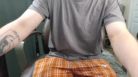 Snapshot of isaac_sheffield chatting on October 13, 9:37 pm isaac online show from October 13, 9:37 pm