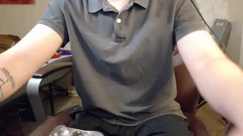 Snapshot of isaac_sheffield chatting on October 23, 2:05 pm isaac online show from October 23, 2:05 pm