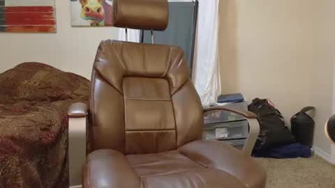 Snapshot of isaac_sheffield chatting on November 10, 11:15 pm isaac online show from November 10, 11:15 pm