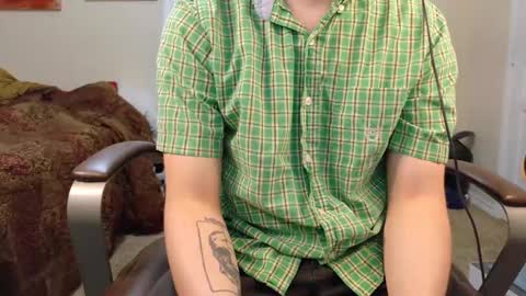 Snapshot of isaac_sheffield chatting on November 12, 4:02 am isaac online show from November 12, 4:02 am