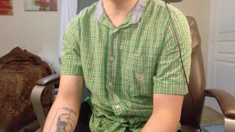 Snapshot of isaac_sheffield chatting on November 13, 2:54 am isaac online show from November 13, 2:54 am