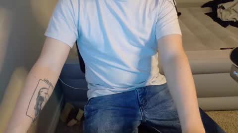 Snapshot of isaac_sheffield chatting on December 3, 12:29 am isaac online show from December 3, 12:29 am