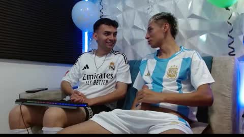 Snapshot of isaac_tan chatting on September 13, 4:12 am Isaac tan online show from September 13, 4:12 am