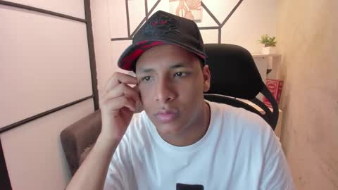 IsaacBlack  online show from September 28, 5:02 am