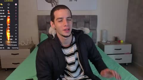 Snapshot of isaacblaze_ chatting on June 2, 3:52 am isaacblaze online show from June 2, 3:52 am