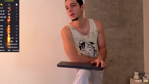 Snapshot of isaacblaze_ chatting on June 6, 3:55 am isaacblaze online show from June 6, 3:55 am