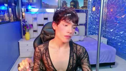 Snapshot of isaacnova chatting on April 27, 8:40 pm isaacnova online show from April 27, 8:40 pm