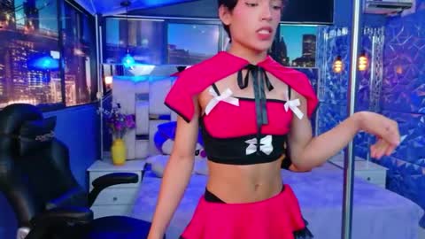 Snapshot of isaacnova chatting on May 4, 9:00 pm isaacnova online show from May 4, 9:00 pm