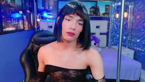 isaacnova online show from May 30, 9:01 pm