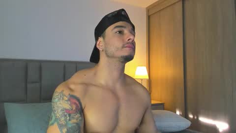Snapshot of isaacsuarez chatting on February 4, 8:58 pm Isaac Surez online show from February 4, 8:58 pm