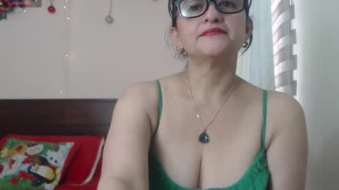 Isabeel Sofia online show from October 31, 5:03 pm