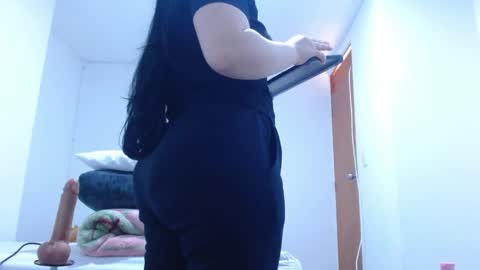 Snapshot of isabel_24_gil chatting on June 8, 6:52 pm isabel online show from June 8, 6:52 pm