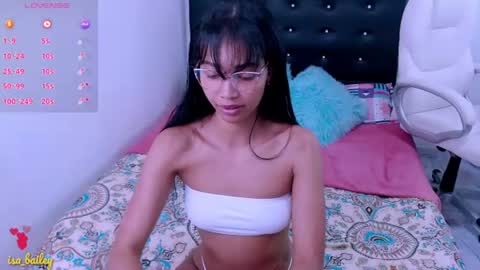 Snapshot of isabel_bailey chatting on July 24, 2:53 am isabel online show from July 24, 2:53 am