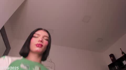 Snapshot of isabel_escorcia chatting on September 23, 1:25 pm Isabel online show from September 23, 1:25 pm