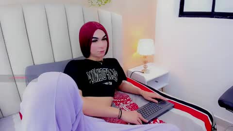 Snapshot of isabel_palmer chatting on May 26, 7:10 pm isabel_palmer online show from May 26, 7:10 pm