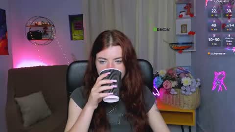 Snapshot of isabel_wave chatting on July 2, 3:23 am isabel online show from July 2, 3:23 am